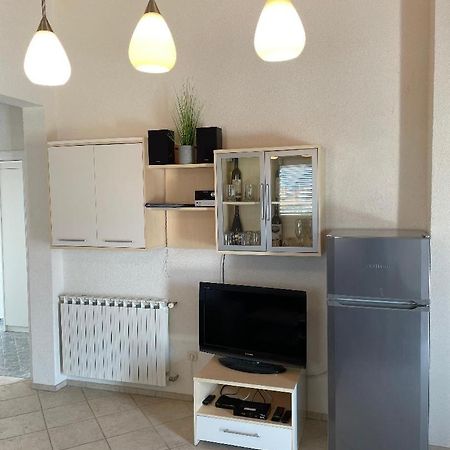 Apartment Gordana Vir Luaran gambar