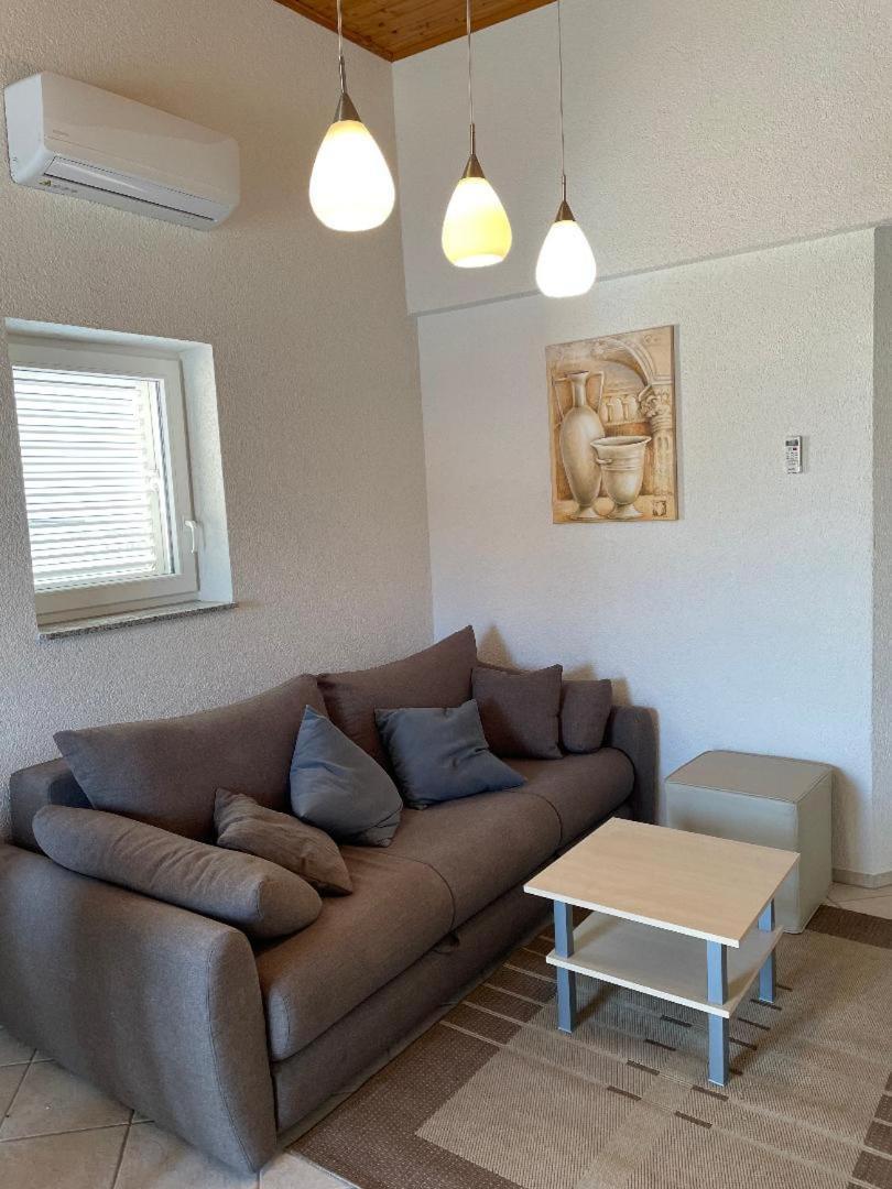 Apartment Gordana Vir Luaran gambar