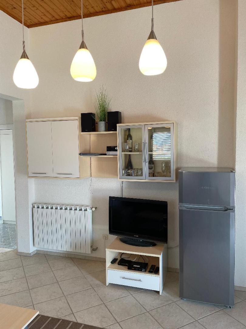 Apartment Gordana Vir Luaran gambar